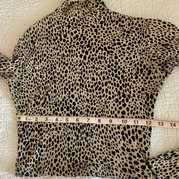 Brandy Melville Ashlyn Leopard Animal Print Top Small brown and black - Picture 7 of 8